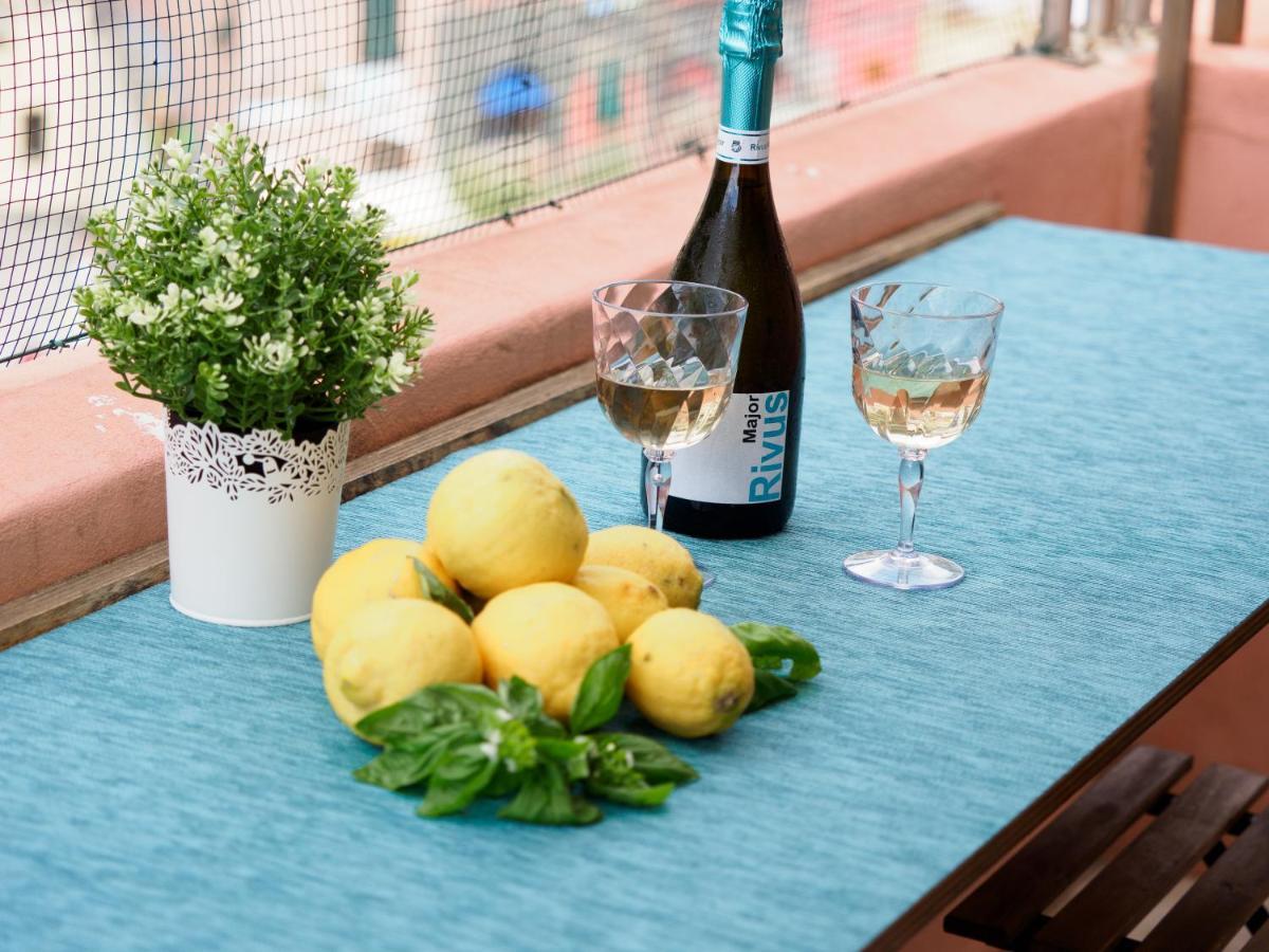 ヴェルナッツァCasa Teresa With Ac And Balconyアパートメント エクステリア 写真